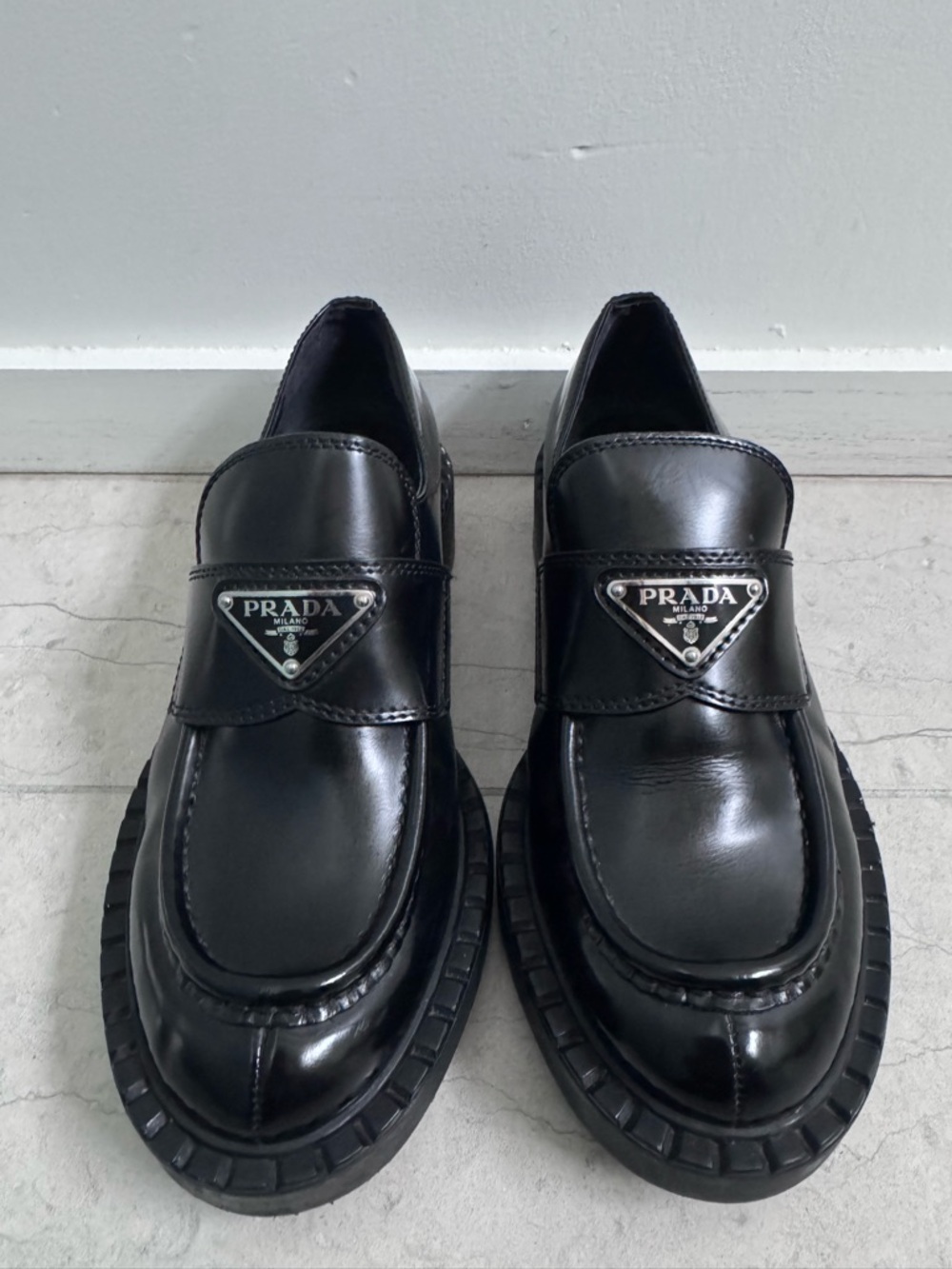 Prada women’s black brushed loafers size IT 36/US 6 with box - Picture 5 of 17
